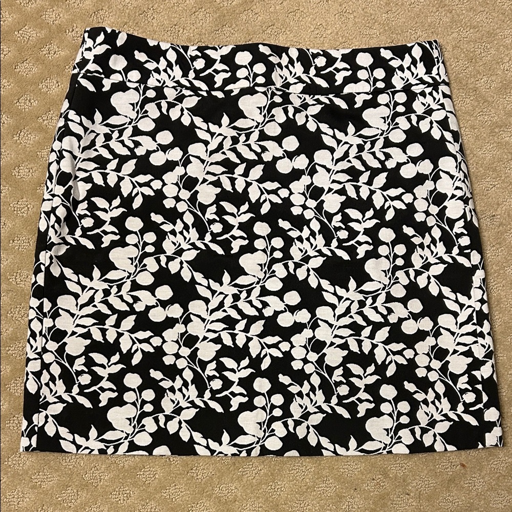 LOFT Black and White Print Pencil Skirt, 6P